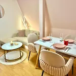 Апартаменты Pink Sissi Hideaway Mit Seeblick