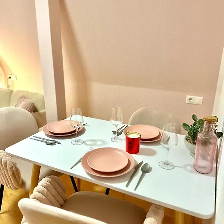 Pink Sissi Hideaway Mit Seeblick